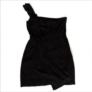 🚨 Bcbgeneration Black One Shoulder Ruffle Tier